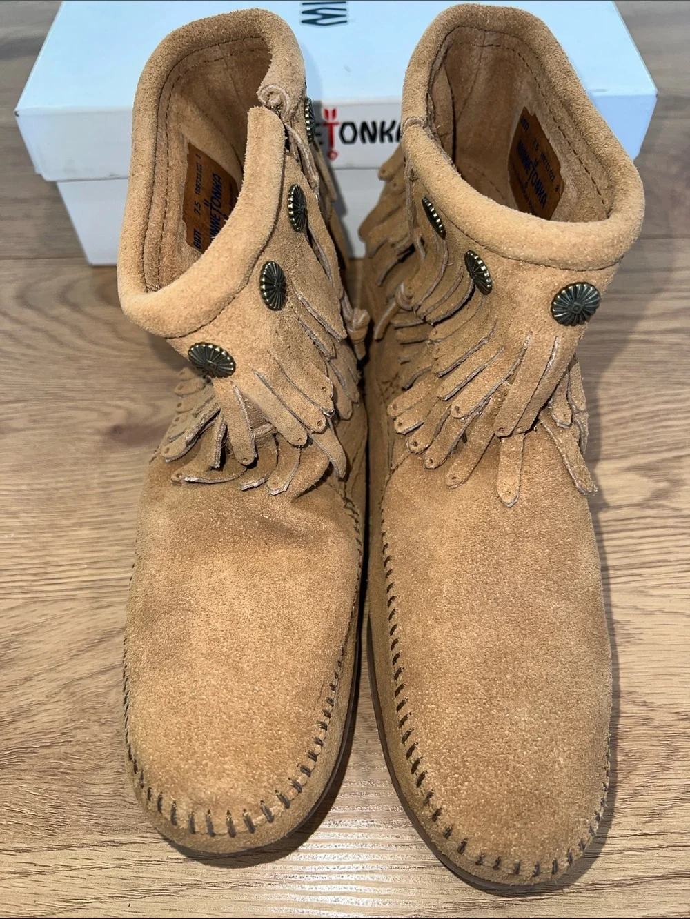 NIB Minnetonka Double Fringe Taupe Suede Boot with studded accents US 7.5